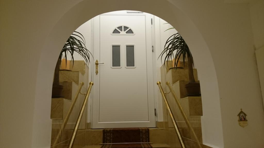 Schwabinglive Bed & Breakfast Munich